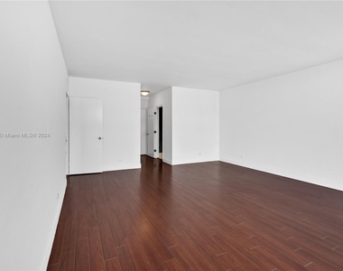 1408 Brickell Bay Dr - Photo Thumbnail 27