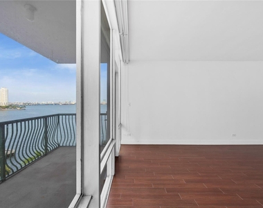 1408 Brickell Bay Dr - Photo Thumbnail 8