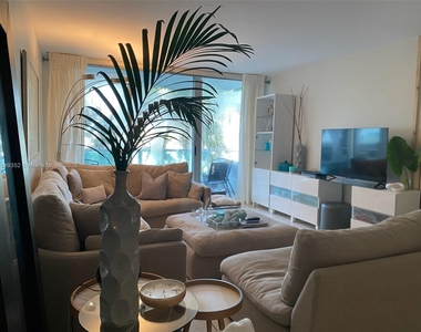 5161 Collins Ave - Photo Thumbnail 7