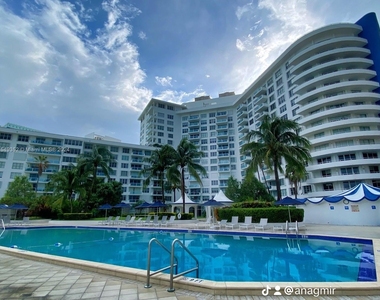 5161 Collins Ave - Photo Thumbnail 23