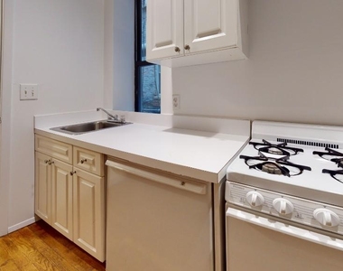 425 East 65 Street - Photo Thumbnail 3