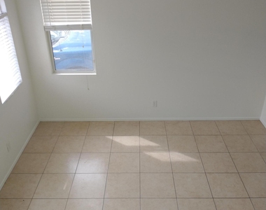 1408 E Atlanta Avenue - Photo Thumbnail 11