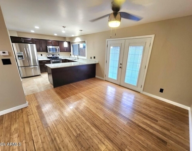 5405 W Echo Lane - Photo Thumbnail 6