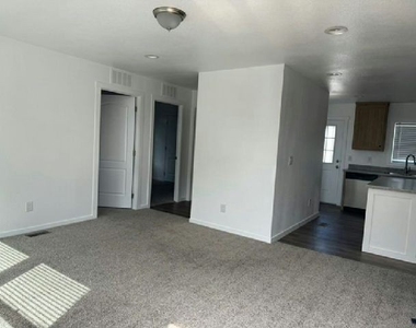 4650 E. Carey Ave - Photo Thumbnail 1