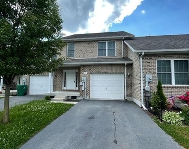 81 Meadowcreek Drive S - Photo Thumbnail 1