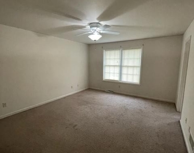 81 Meadowcreek Drive S - Photo Thumbnail 20