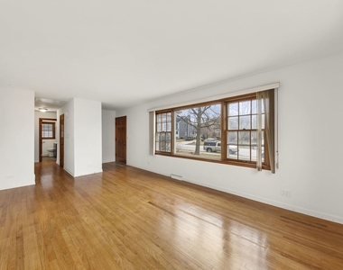 721 W Jefferson Avenue - Photo Thumbnail 4