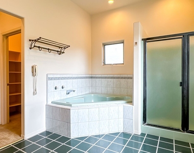 4670 Glenalbyn Dr - Photo Thumbnail 35