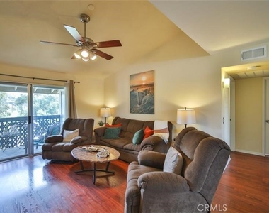 23254 Orange Avenue - Photo Thumbnail 2