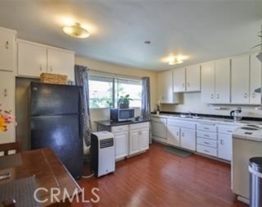 23254 Orange Avenue - Photo Thumbnail 4