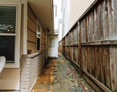 4405 Marina Street - Photo Thumbnail 4