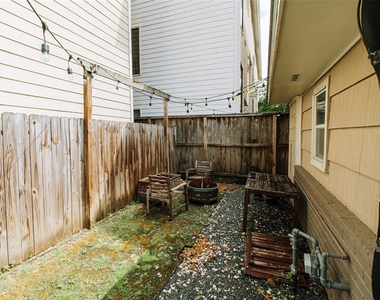 4405 Marina Street - Photo Thumbnail 7