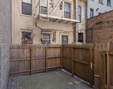 Prime Hells Kitchen - 50th and 10th Ave - Private BackYard - Photo Thumbnail 2