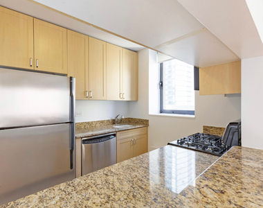 West 48th Street - Photo Thumbnail 1