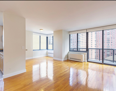 West 48th Street - Photo Thumbnail 0