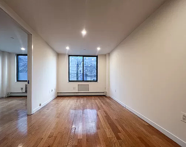 924 Metropolitan Avenue - Photo Thumbnail 1