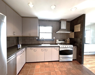 66-5 Dartmouth Street - Photo Thumbnail 3