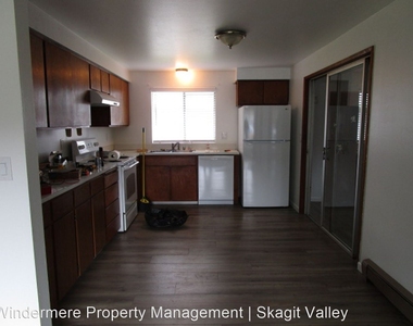 1114 Fidalgo Street - Photo Thumbnail 2