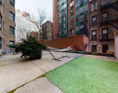 East 69th Street - Photo Thumbnail 0