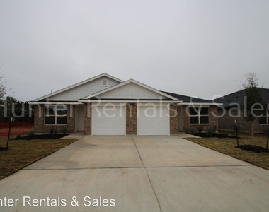 1263 Concord Dr - Photo Thumbnail 1