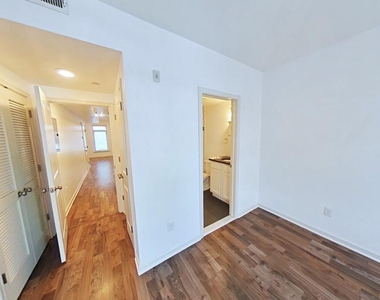 6619 Ridge Ave - Photo Thumbnail 4