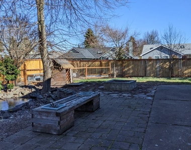 2543 Mangan St - Photo Thumbnail 21