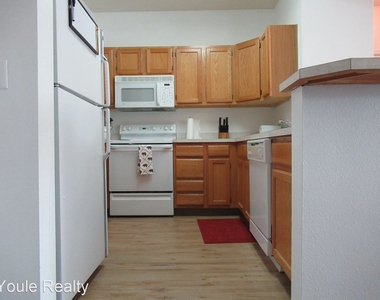 4545 Wheaton Dr Unit E200 - Photo Thumbnail 8