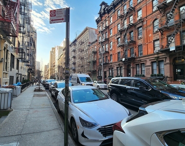 East 25th Street - Photo Thumbnail 0