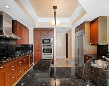 10295 Collins Ave - Photo Thumbnail 8