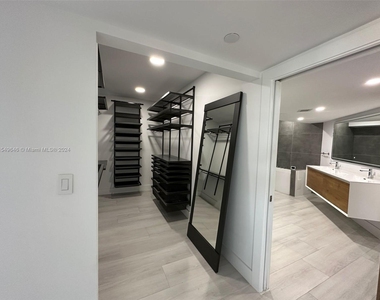 8855 Collins Ave - Photo Thumbnail 16