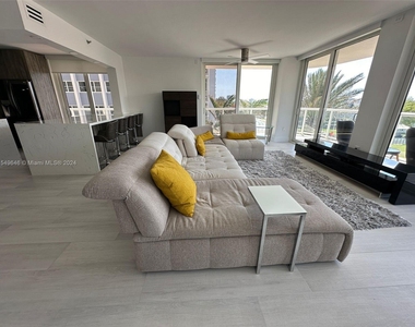 8855 Collins Ave - Photo Thumbnail 3