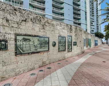 335 S Biscayne Blvd - Photo Thumbnail 10