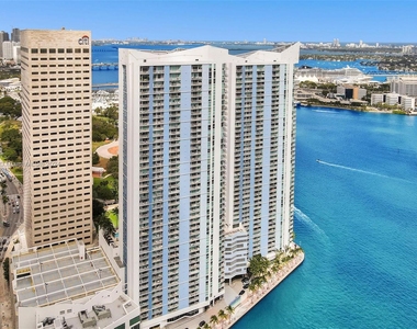 335 S Biscayne Blvd - Photo Thumbnail 43