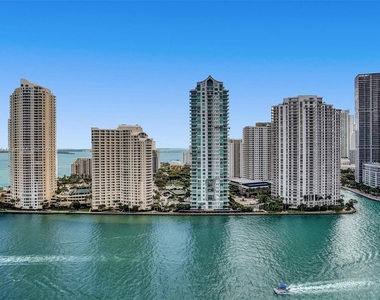 335 S Biscayne Blvd - Photo Thumbnail 4