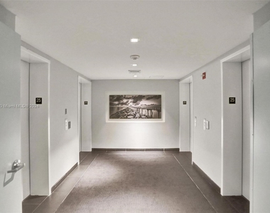 335 S Biscayne Blvd - Photo Thumbnail 24