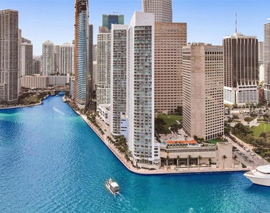 335 S Biscayne Blvd - Photo Thumbnail 40