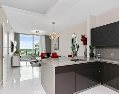 1080 Brickell Ave - Photo Thumbnail 8