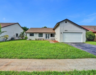 8601 Nw 46th Ct - Photo Thumbnail 0