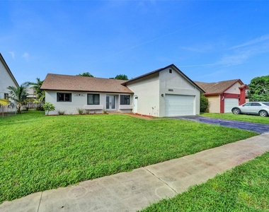 8601 Nw 46th Ct - Photo Thumbnail 1