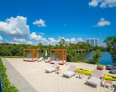 16385 Biscayne Blvd - Photo Thumbnail 50