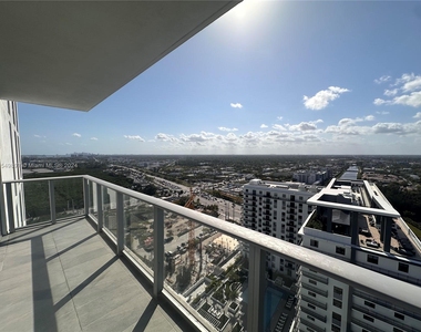 16385 Biscayne Blvd - Photo Thumbnail 40