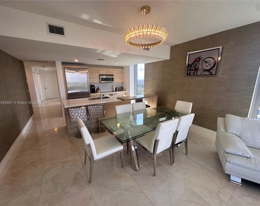 16385 Biscayne Blvd - Photo Thumbnail 24