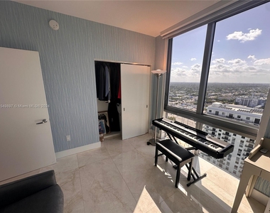 16385 Biscayne Blvd - Photo Thumbnail 17