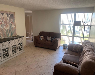 17570 Atlantic Blvd - Photo Thumbnail 10