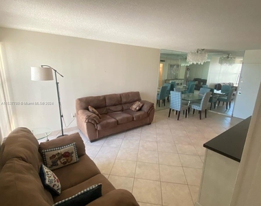 17570 Atlantic Blvd - Photo Thumbnail 4