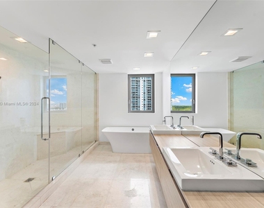 17111 Biscayne Blvd - Photo Thumbnail 34