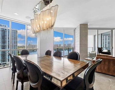 17111 Biscayne Blvd - Photo Thumbnail 9