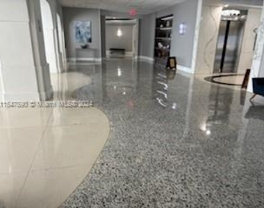 3140 S Ocean Dr - Photo Thumbnail 16