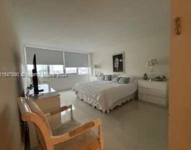 3140 S Ocean Dr - Photo Thumbnail 8