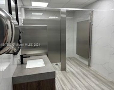 3140 S Ocean Dr - Photo Thumbnail 24